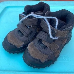 Toddler size 8 stride rite boots